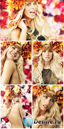      / Blonde girl in flower wreath - Stock photo